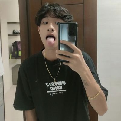 𝙱𝚎 𝚜𝚝𝚛𝚘𝚗𝚐, 𝚋𝚎 𝚋𝚛𝚊𝚟𝚎, 𝚋𝚎 𝚏𝚎𝚊𝚛𝚕𝚎𝚜𝚜. 𝚈𝚘𝚞 𝚊𝚛𝚎 𝚗𝚎𝚟𝚎𝚛 𝚊𝚕𝚘𝚗𝚎.