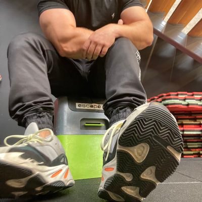STRAIGHT ALPHA |FINDOM | no pay = no play🤑 | Real & online | tribute €30 | unblockfee through back up @master_karim___