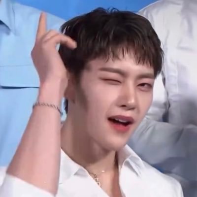 kissforchew's profile picture. instead of a brain there is short hair barefaced seok matthew