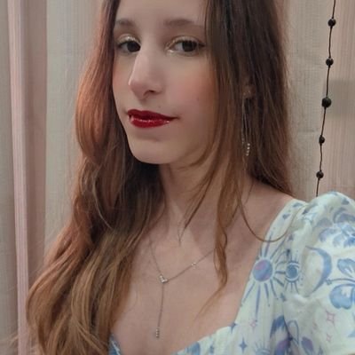 ♡ Ela/dela
Não sei o que colocar aqui
Apenas insuportável e carente
Dm tá aberta para quem precisar de alguém para conversar ou desabafar ♡