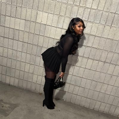 New account same shit , ♍gang, always down for a trip 💕✈👯♀ & new friends . LLH🕊