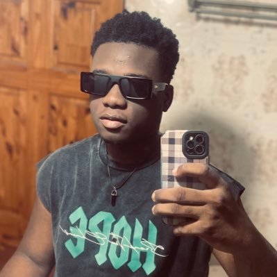 Entrepreneur.. Graphic Designer . CEO of Wilcutz and Wildrywall services …DRYWALLER👷♂️ Electricien