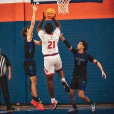c/o 2026 | 6’7 🏀 SG/F 🏈 ATH/OT/DE/TE | Loomis Chaffee | 3.3GPA | Jeremiah 29:11