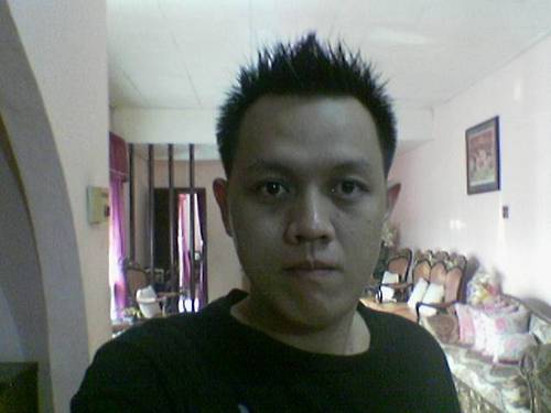 deryputrapasai's profile picture. 