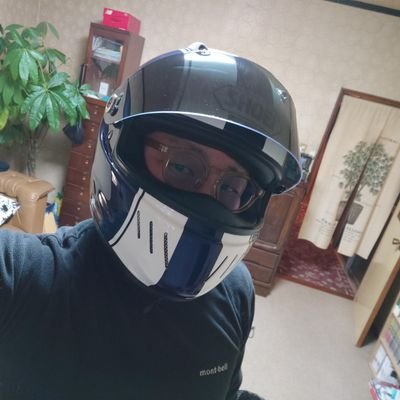 ~心身ともにフワフワ~して生きてゆくのが好き~行きたい時に行きたい場所へ行き、好きな事をするのが楽しみ、、日常の自由をこよなく愛す。〜チャックチャック・イェーガー
ファイティングマシン、グラドラ・KZ1000Mk2
どうにかなる、人生