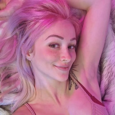 AnnaMunch97's profile picture. ...