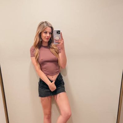 AnnieLaure80899's profile picture. Am new on here 💕 honest and kind person and see what comes on my way 💕