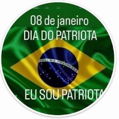 Carioca, conservador nos costumes, liberal na economia. Advogado. CAC.