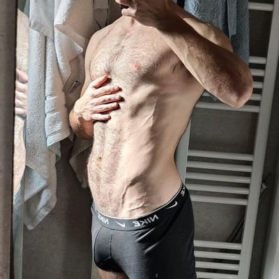 For Fun/ NSFW/ 18+/ He/Him/Straight/ Greek 🇬🇷
Tip me BTC
