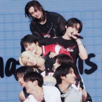 tiny (@tiny_wolfchns) 's Twitter Profile