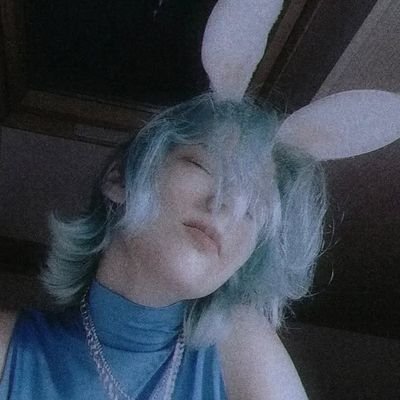 • she/her • 02 line • editor and ficwriter • TikTok glittercry| n. top seunghyun| cravity e'last enhypen| #myangelkimminseo