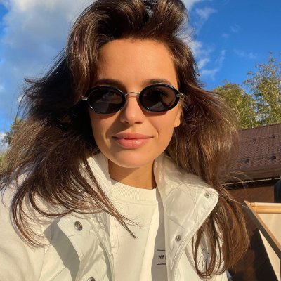 Angela23323's profile picture. 