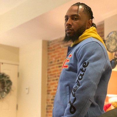 Singer🎤🎼Content Creator 🎥🎟 NakedChef,🥙🌯🥞 naked tattoos IG: Onemanband_Leo
CA: $pyneapplexpressinc for content buyers DM only COLAB FEMALES DM DM