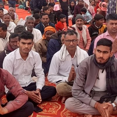 kumar_sure90115's profile picture. मैं निकला सुख की तलाश में रास्‍ते में खड़े दुखों ने कहा… 
हमें साथ लिए बिना… सुखों का पता नहीं मिलता जनाब…