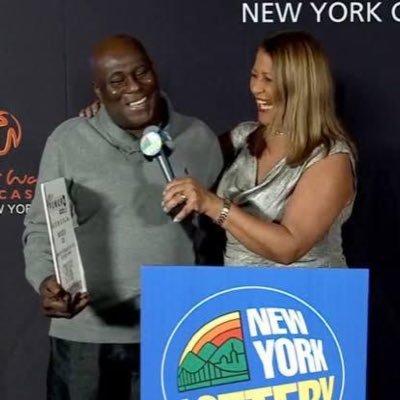 Hello this is DAVE JOHNSON powerball drawing winner,so I came forward to help and I will be giving $300,000 https://t.co/bEkArto5Gf