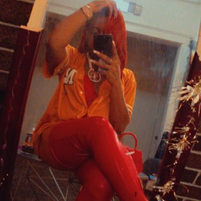God, Family, Success IG:DeeDeeLuhPrettyAss FB:DeeDeeLuhPrettyAss SC:TattooDeeDee🥰😜