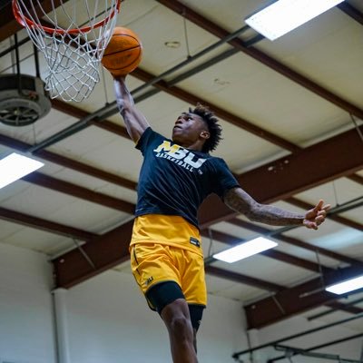 Cane Bay High School ‘24, Shooting Guard 3.5 GPA curtrelldixon12@gmail.com 843-996-6518