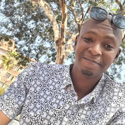sirBoltSentinel's profile picture. • aspiring Poet • (@ManUtd ) • Sapiosexual • Pedi Gentleman with dreams of emancipating the rich in melanin from mental slavery • comrade ✊ ° @Kota_Kabzn 🧀