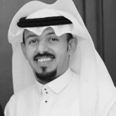 بكالوريوس إعلام من kau ، صحفي بإشراق لايف ، مؤمن وابحث عن ضالتي ، لا أملك في الدنيا إلا قلماً يجر نفسه على الورق راسماً خطاً لحروف في أعماقي .