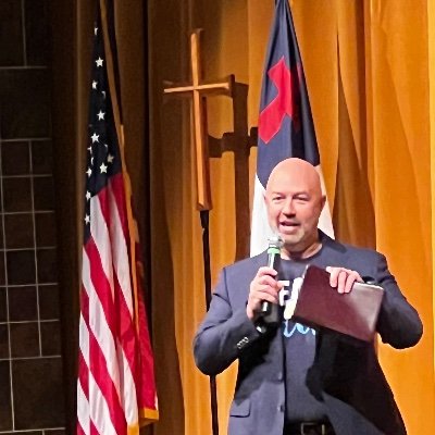 Christian.Husband.Father.Saved ➡️ #Grace ➡️ #Faith ➡️ #Jesus. Proud @popcseagles HOS. #FitLeaders #EdTech Follow/Likes/RT ≠ Endorsement #SKOL