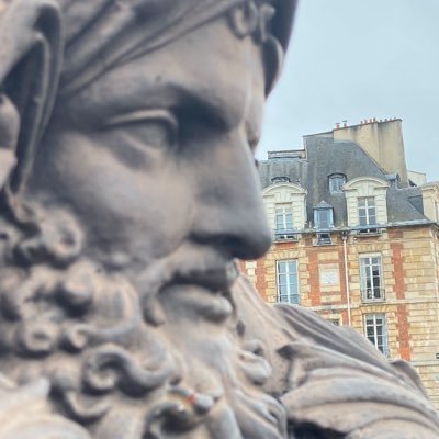 dbfx75's profile picture. "Il n'existe que deux choses infinies, l'univers et la bêtise humaine... mais pour l'univers, je n'ai pas de certitude absolue" Albert Einstein