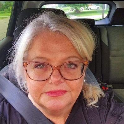 KelleyB68922314's profile picture. Just a midwest girl. 😉