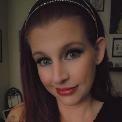 mamabeeCindy's profile picture. mama. living my best life.✌💖🌞🌻