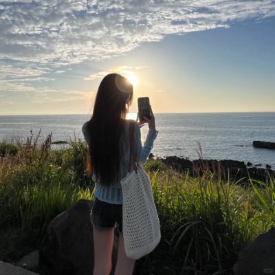 meng_bdg's profile picture. Passionate about freedom and authenticity, connecting with the world through words.
Always learning, always curious — looking forward to connecting with you. 🌿