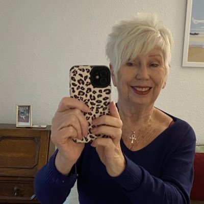 Dog & Cat Mum. Politically left of centre. A rejoiner. Hate the right wing and proud to be Woke….educated and enlightened
