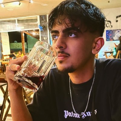 DVickturh's profile picture. Oi