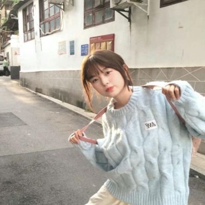 vhfj4ww08rm5z's profile picture. Through infinite moments, The heart nurtures gardens across endless skies