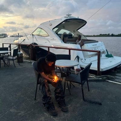 urfavmutual_'s profile picture. On the night i was born, rain was pouring.