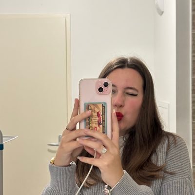 Starshindou's profile picture. J’ai réalisé le plus grand rêve de ma vie j’ai vu Harry Styles (2023) et Coldplay (2024) 🪐✨⭐️🌙 Erwin saw Ateez 🤍