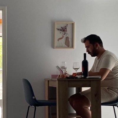 AtessVolkann's profile picture. biz ada sakinleri bilmeyiz karanlığı