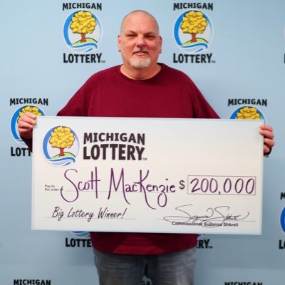 Scott MacKenzie, of Cottrellville, Winner of the Michigan Lottery Jackpot, giving few back to the society by paying credit card bills👍🇺🇸🇺🇸