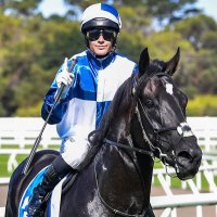Logan Bates (@logez27) 's Twitter Profile