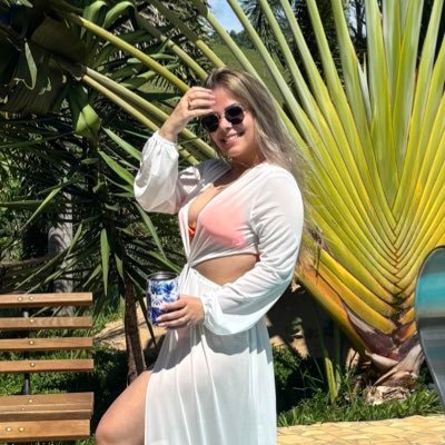 Eu vivo para ser feliz, não vivo para ser normal!