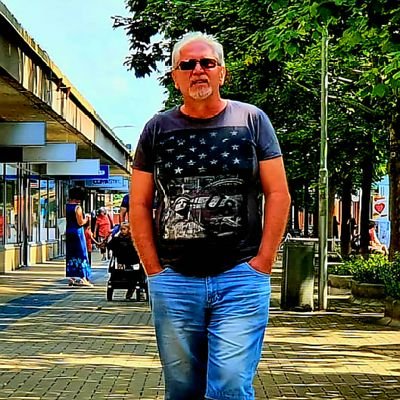 @PinkFloyd 🇬🇧 @davidgilmour 🇬🇧 🎸☆
🔴 Debily blokuji bez varování 🔴 ☆☆☆ 🔴 Papa Echo Tango Romeo