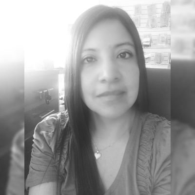 Soy intolerante, tierna, solitaria, insoportable, pesimista y cariñosa. Algo así como un monstruo del que no sabes si huir o abrazarlo.