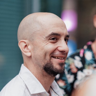 Visual & Interaction Designer. Cofounder of https://t.co/qUohIGB7Ue. Bloody amateur skater.