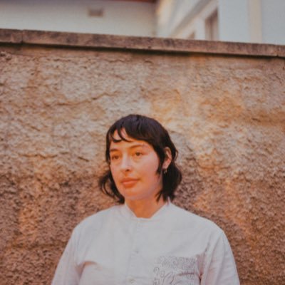 keeskea's profile picture. just a bitch who likes their guitar :*