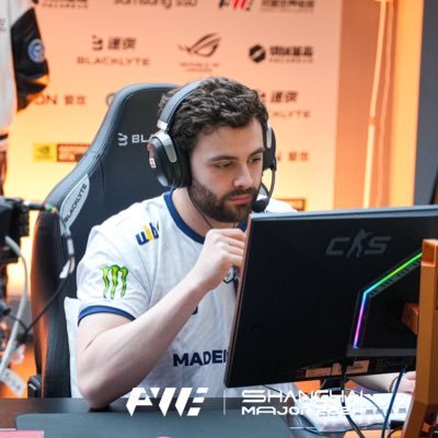 Professional CS player for @fluxogg 🇧🇷 Instagram: https://t.co/34Ex1IOpvW Contact: lucaozyme@gmail.com
Business: ventexmng@gmail.com