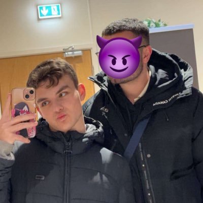 Bi 26 year old scally chav 🚬🍁🍃 Gay 18 year old twink 🎀🔗💖 /// Real life couple making content for your pleasure /// @charlie06 on throne x