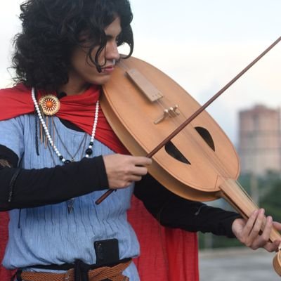 🇨🇺/ 🇪🇸 24: Freelance Polymath
= Researcher/Scientist/Collector/Visual Artist/EthnoMusicologist/Singer/Multi-Instrumentist/Linguist/Trader/Athlete/+