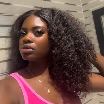 ZyZynaab's profile picture. 