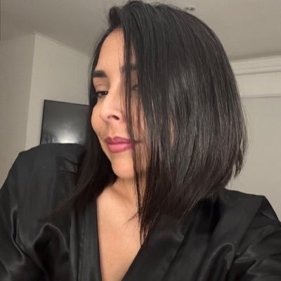 Cbecerrar's profile picture. Nací un Lunes, en la estrella sadalsuud que significa “afortunada de las afortunadas”✨