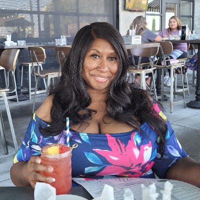 Eva96775704's profile picture. 