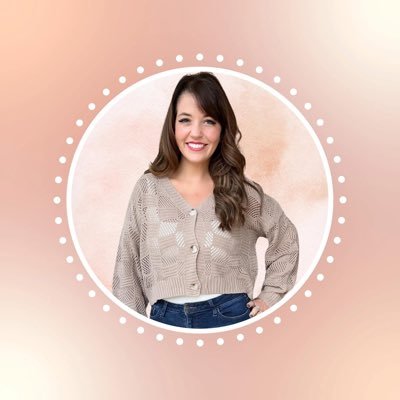 I create engaging and highly converting UGC. Now booking for 2025, let’s collab and make $$$ for your brand!