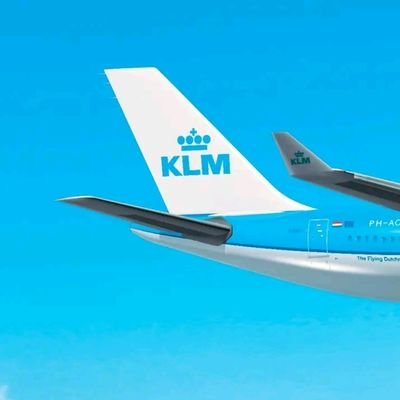 AsktechKLM's profile picture. 