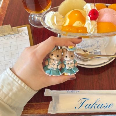 シルバニア洋服作り/ミニチュア製作 / 喫茶店/ お皿の上の世界 / minneとメルカリにてミニチュア販売https://t.co/WOLlmIPI8w